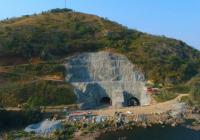 非洲在建最大水电站导流洞全线贯通 总装机容量2172兆瓦 非洲在建最大水电站导流洞全线贯通 总装机容量2172兆瓦