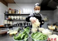 一解小面“相思” 近100家重庆小面转型“生包”外卖