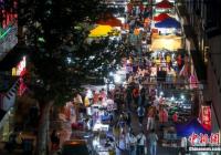 烟火气又回来了 什么才是摆地摊的正确方式？