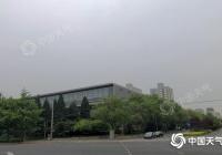 北京雨水现身 夜间开始有浮尘或扬沙天气