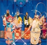 演员应邀返场数次 17场传统戏现场座无虚席