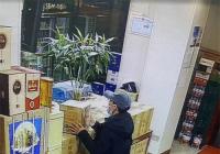 郑州一小伙率烟酒店同行全城擒贼,受到民警褒奖 郑州一小伙率烟酒店同行全城擒贼,受到民警褒奖